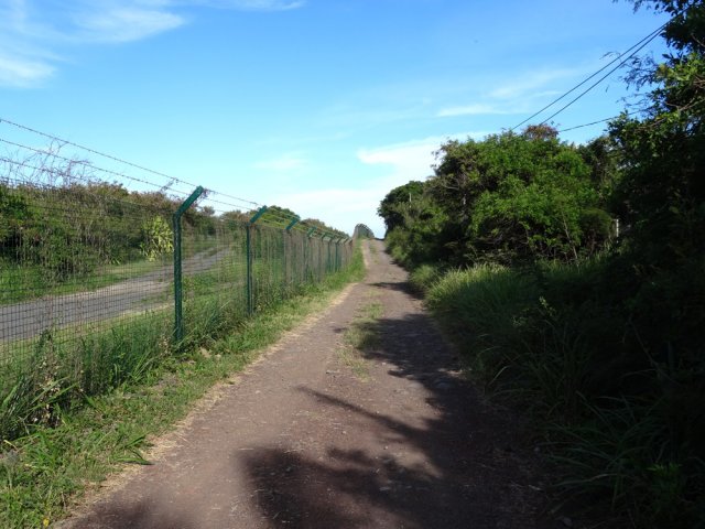 Piste terre et cailloux, idéale pour le footing