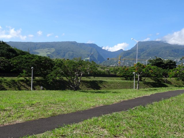 D'autres pistes partent vers la Bretagne aux alentours de Gillot