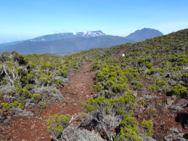 Le sentier après la stèle de Josémont Lauret