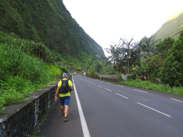 Un peu moins de 4 km obligatoires si l'on n'emprunte pas le bus