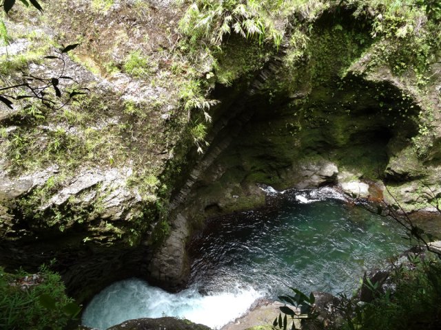 Le dernier bassin du Bras de Caverne, dangereux si l'on tente de s'en approcher