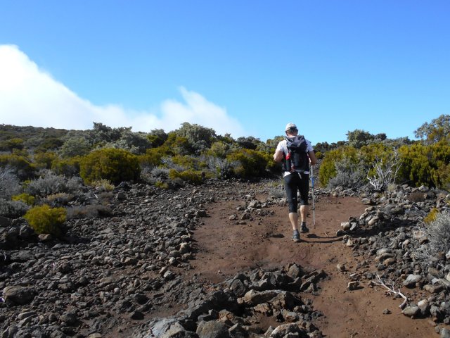 On s'approche du sentier de la Glacière et du Piton Rouge
