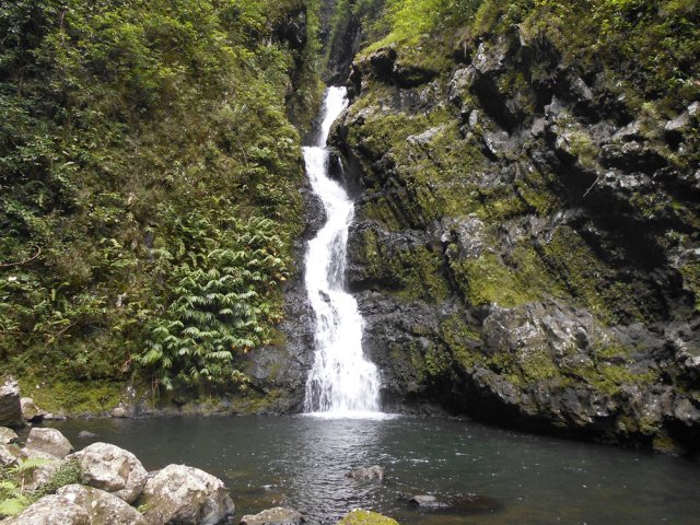Fin de la remontée à la dernière cascade et son petit bassin