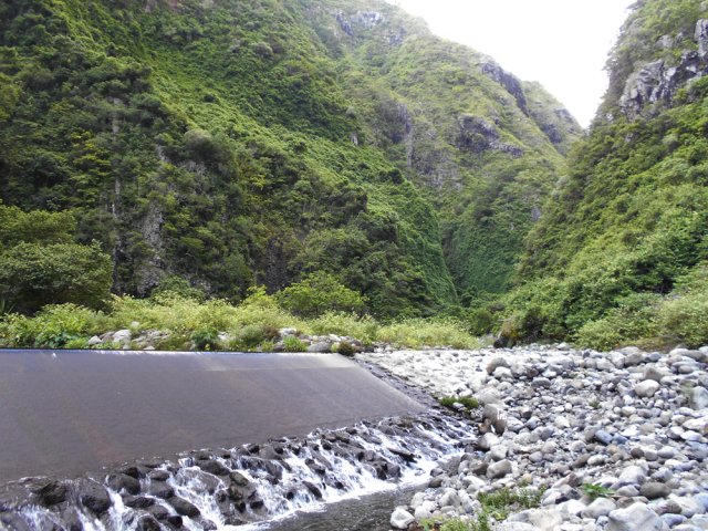 Le barrage destiné au captage de l'eau