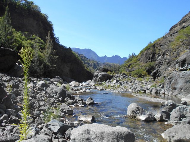 Une rare portion avec petits rochers