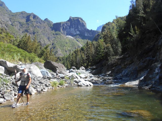 ... mais il est parfois plus aisé de marcher dans l'eau