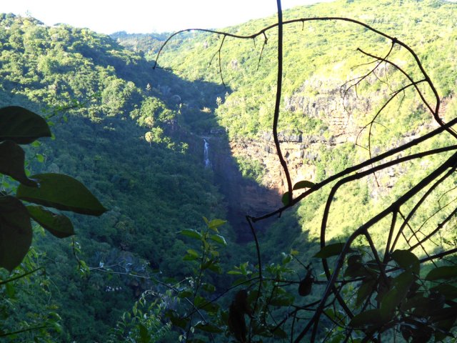 Quelques points de vue sur la cascade et la vallée durant la descente