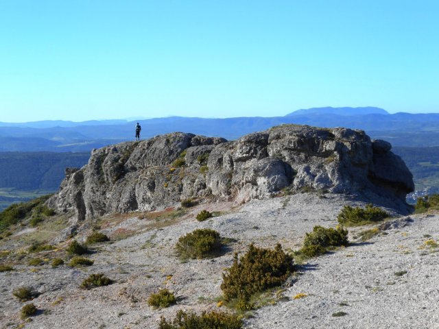 On domine toute la région pour tenter de nommer tous les villages