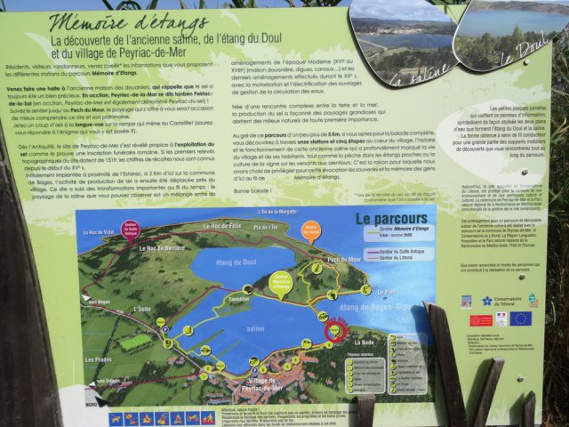 Un peu partout, des panneaux explicatifs renseignent sur la région et les parcours