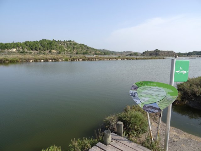 La randonnée est courte : prendre le temps de lire tous les panneaux