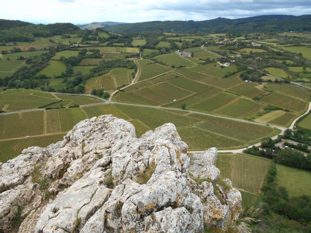 Plus aucune trace du château sur les roches du point culminant