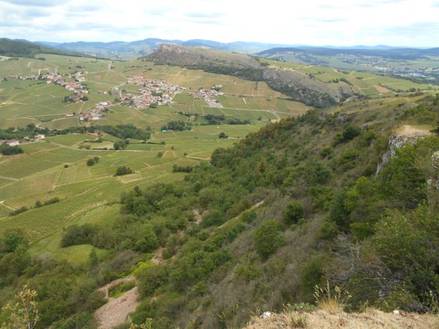 Une vue d'ensemble sur la Roche de Vergisson