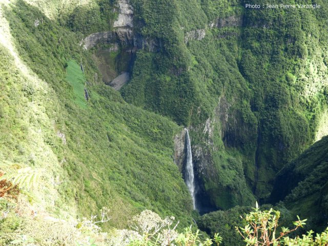 On ne se lasse jamais du spectacle. Attention à l'arrivée précoce des nuages