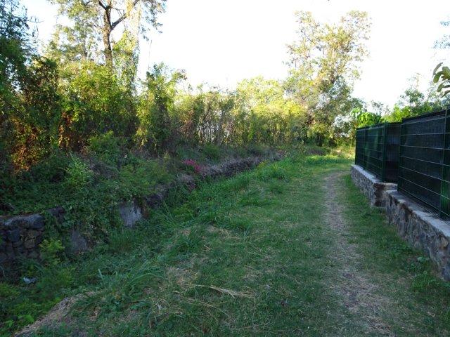 Le sentier qui longe l'ancien canal St-Etienne