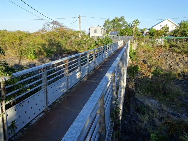 La passerelle sur la Ravine des Cabris