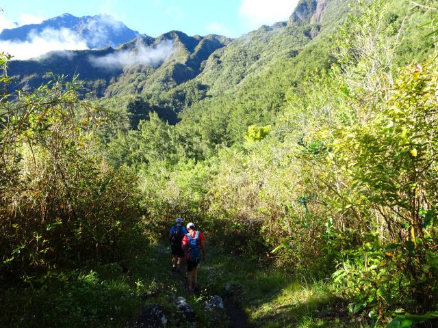 On profite de beaux panoramas durant la descente