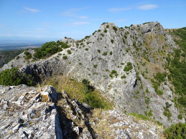 Une idée du Roc de l'Aigle où très peu de végétation parvient à vivre
