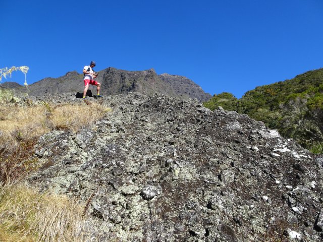 Ce rocher est un bon endroit d'observation et de repérage