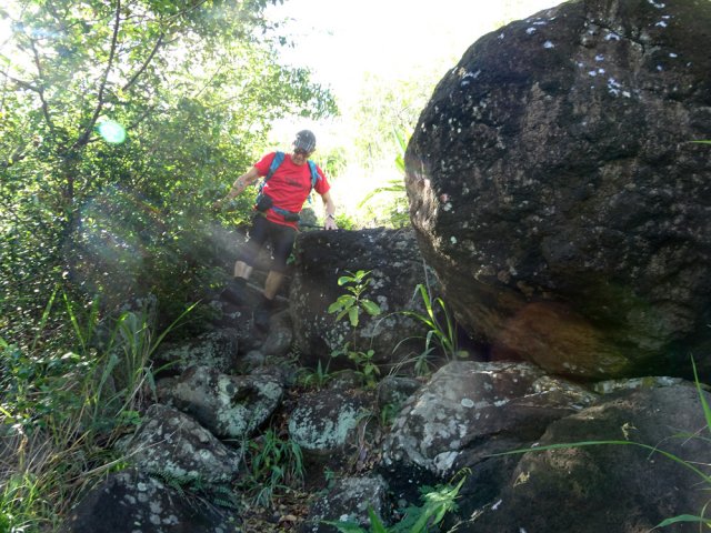 De plus en plus de zones rocheuses et en forte pente