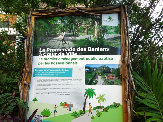 Panneau explicatif sur l'écoquartier des Banians