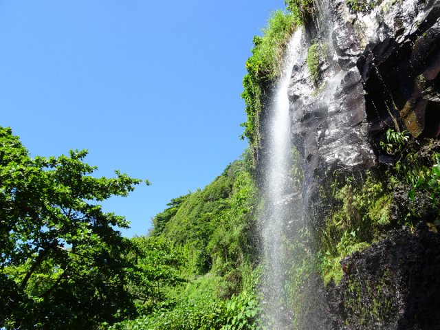 Une des cascades rafraîchissantes de l'Anse des Cascades
