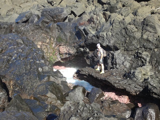 Attention aux vagues près des cavités de la Grande Vache