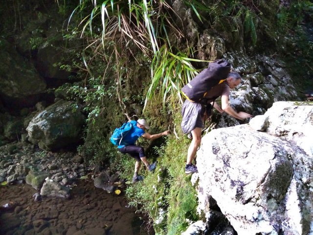 On rencontre rapidement un passage plus acrobatique