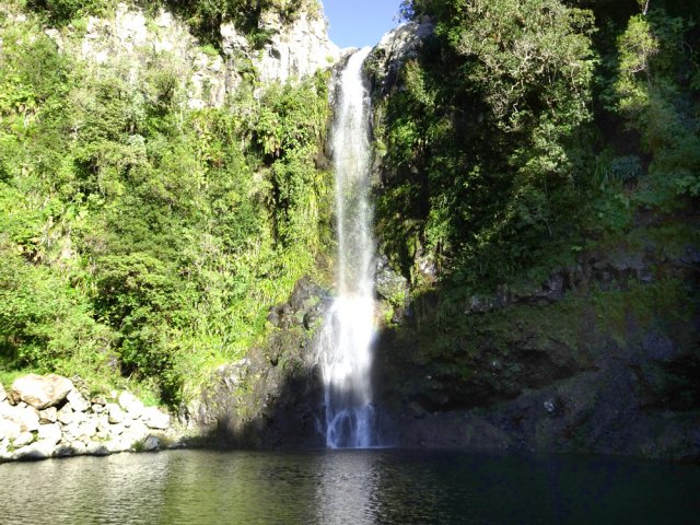 Arrivée à la cascade de la Petite Chipie, plus haute avec grand bassin