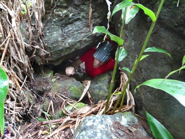 Passage impossible avec le sac sur le dos