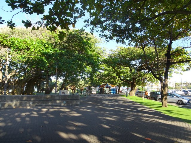 Une place qui accueille parfois des expositions et fêtes