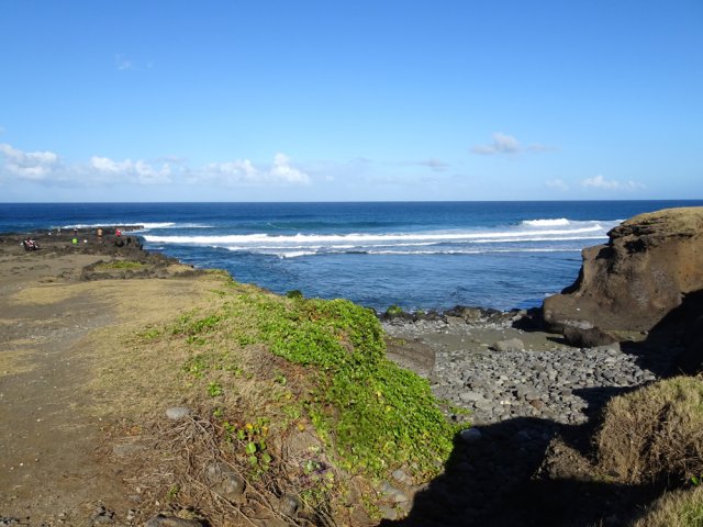 Une petite piste mène jusqu'à la pointe basaltique