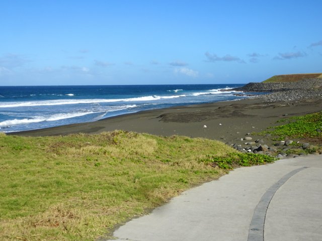 On s'approche au plus près du sable
