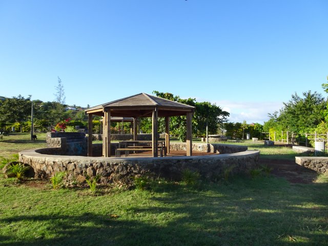 Première halte à l'agréable aire de repos à la fin du Chemin de la Pépinière