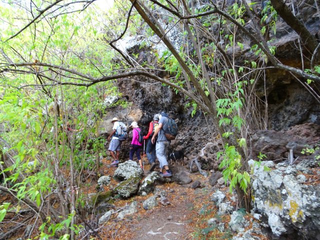 Prendre un raccourci pour rejoindre le Sentier de la Salette