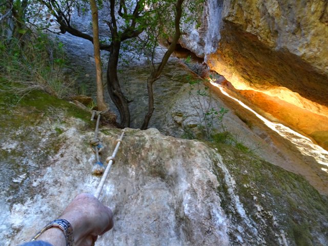Une échelle et une corde mènent au plus bel endroit de la sortie