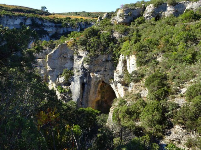 Remonter le long des gorges pour de nouvelles découvertes