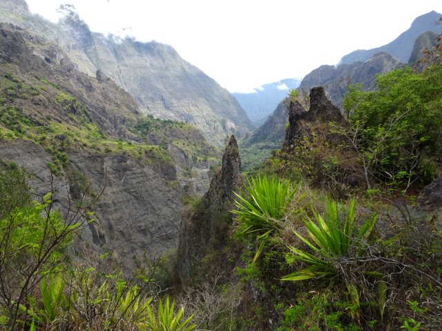 Paysages sauvages en direction de la vallée de la Rivière des Galets
