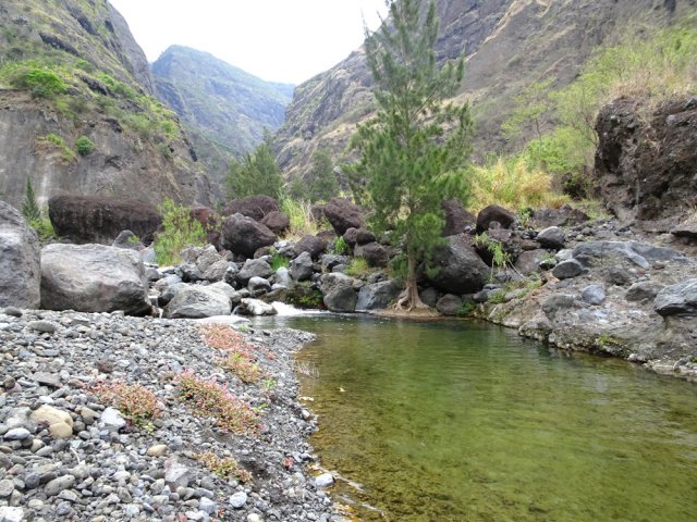 La rivière en amont de la Roche Ancrée