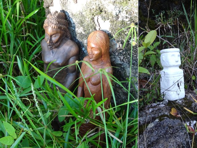 Quelques statuettes sont installées sur les rochers
