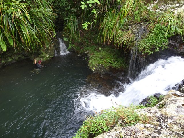 Le petit affluent du Bras Laurent se rejoint uniquement à la nage
