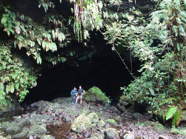 L'énorme bouche d'entrée amont du tunnel
