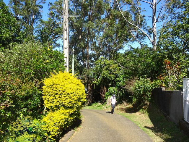 Dernière rude montée avant la poste du village