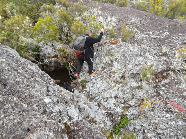 Quitter la rive gauche à 2040 m par le seul gué sans danger de la remontée
