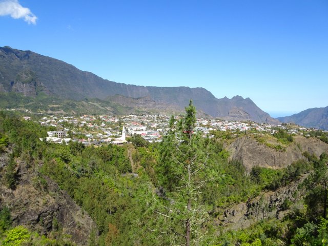 Paysage vers Cilaos depuis le haut de la cascade