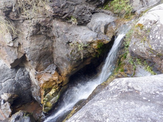 Petite chute d'eau pour la musique aquatique