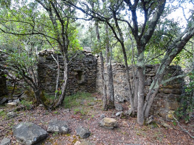 Détour de 15 m pour s'approcher d'une capitelle