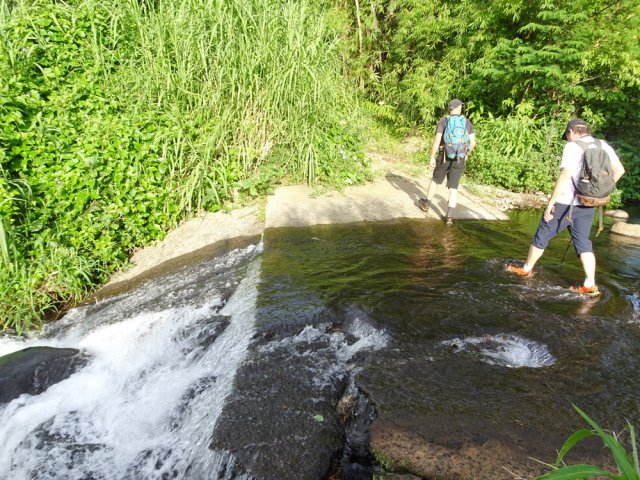 Le premier gué pour passer la Ravine Bras Panon