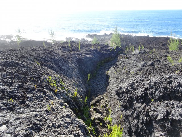 On délaisse la plus importante fissure pour la longer en rive gauche