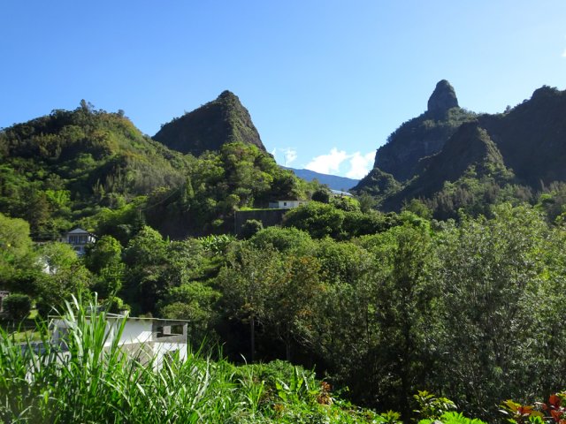 Le très caractéristique Piton Papangues vu depuis le Rocher