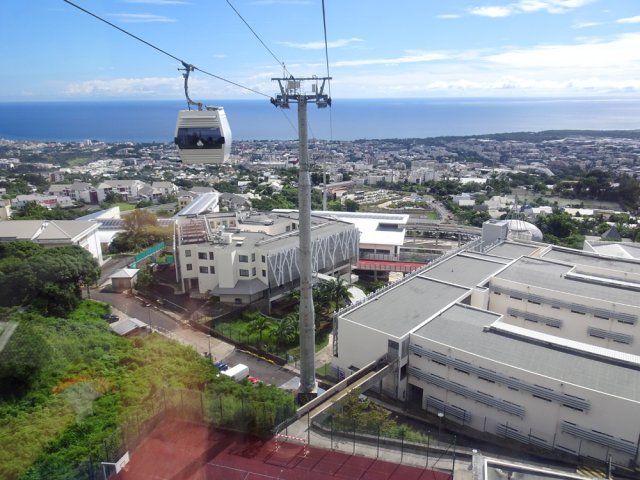 Début de la descente par le téléphérique Papang